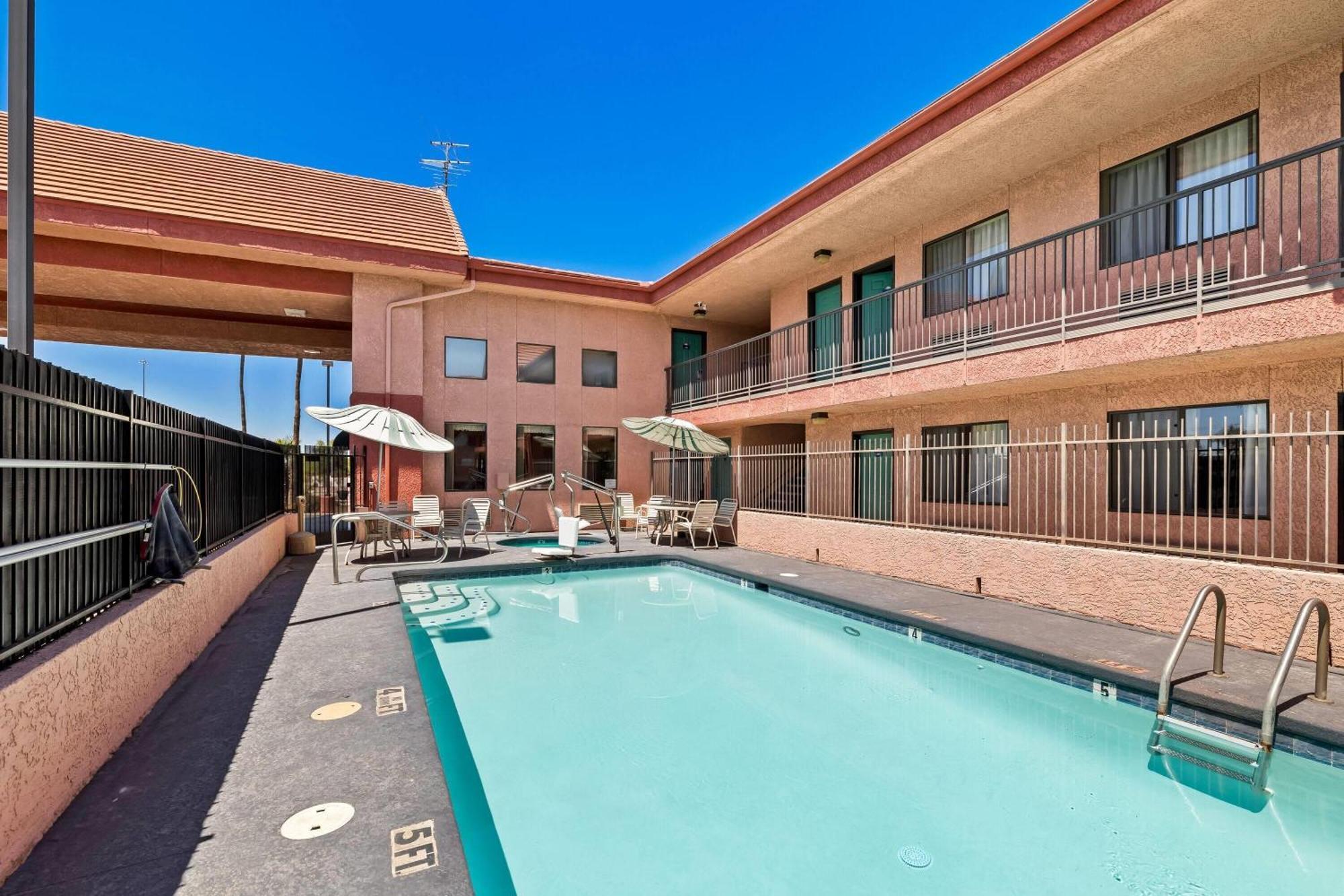 Days Inn By Wyndham Tucson Airport Drexel Heights Exterior foto