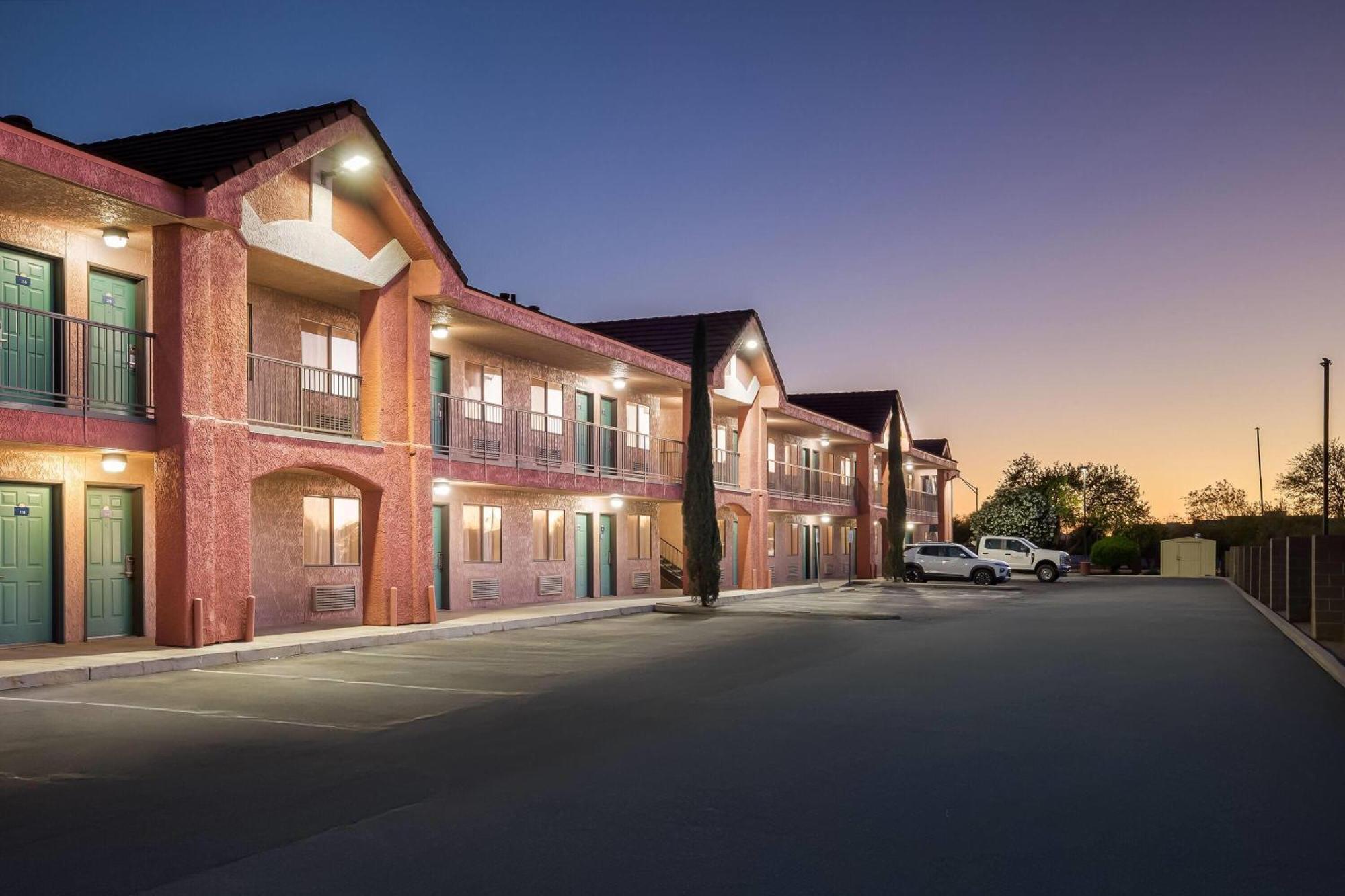 Days Inn By Wyndham Tucson Airport Drexel Heights Exterior foto