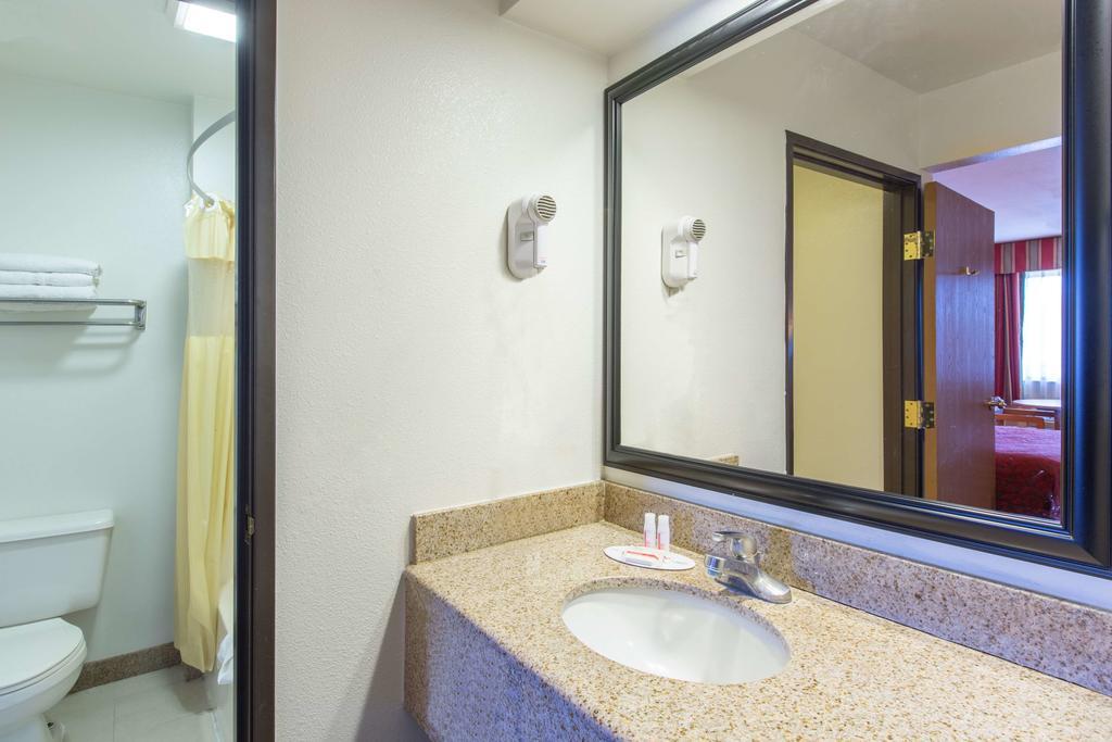 Days Inn By Wyndham Tucson Airport Drexel Heights Exterior foto